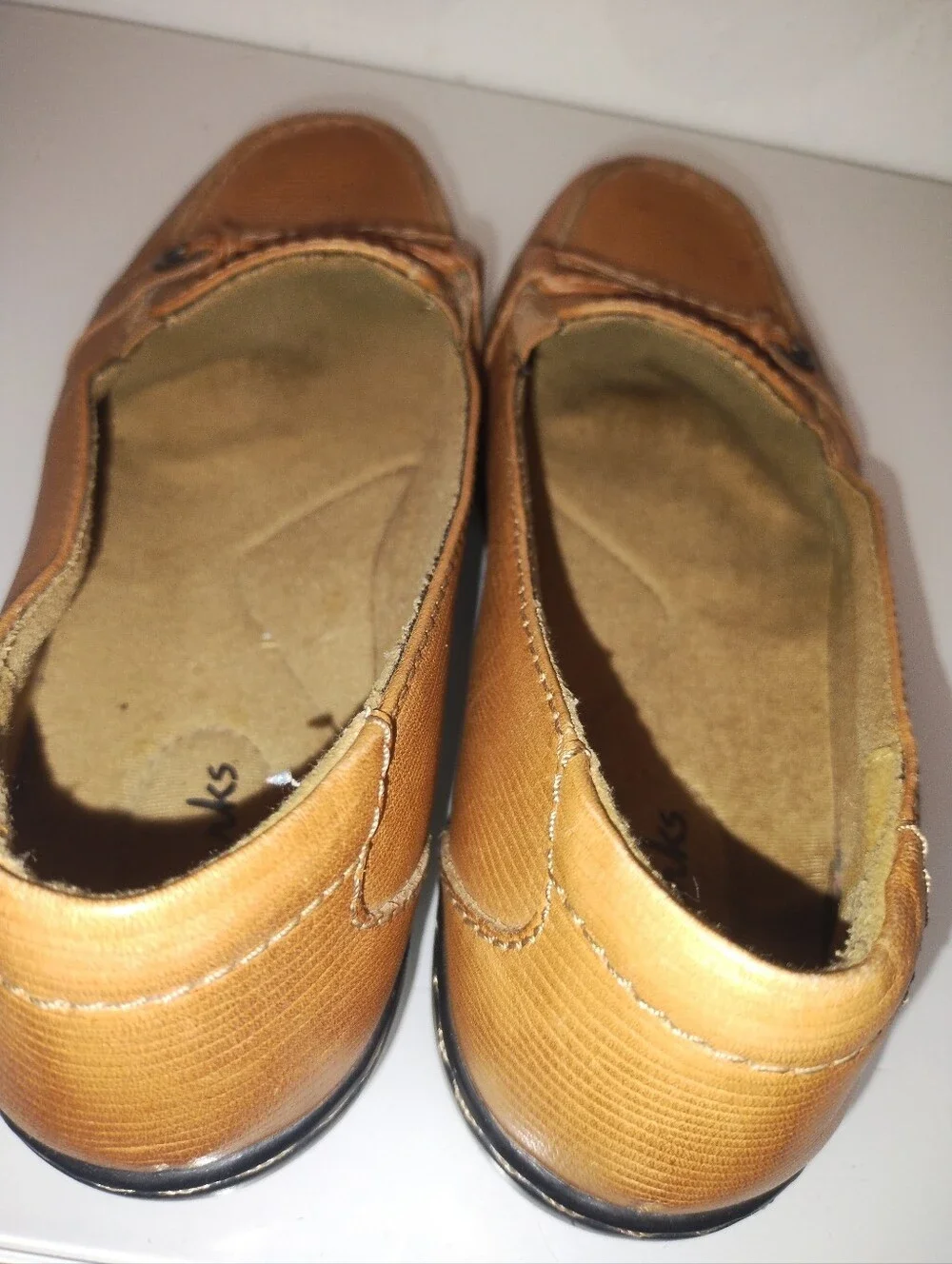 Clarks Women's Ashland Ice Slip-On Loafer - Size 8.5 M